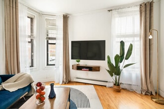 Building Photo - 679 Greenwich St