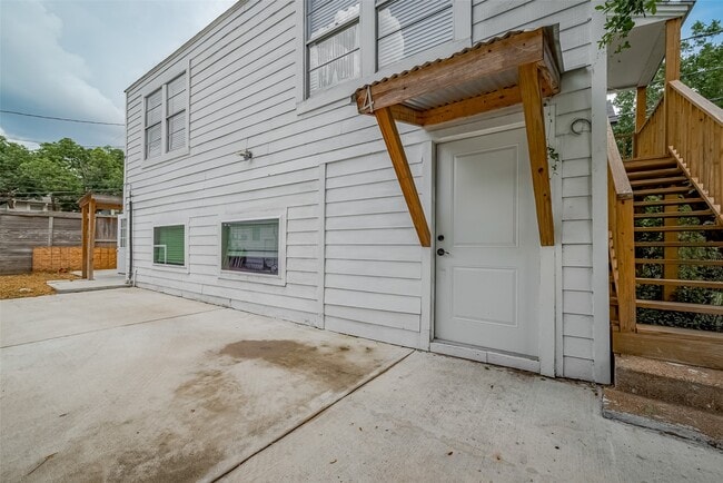 Building Photo - 1511 Scharpe St