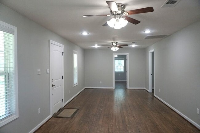 Foto del edificio - 2329 N Berlin Rd