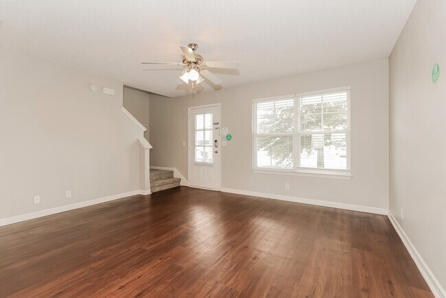 Building Photo - 1810 Colyn Avenue