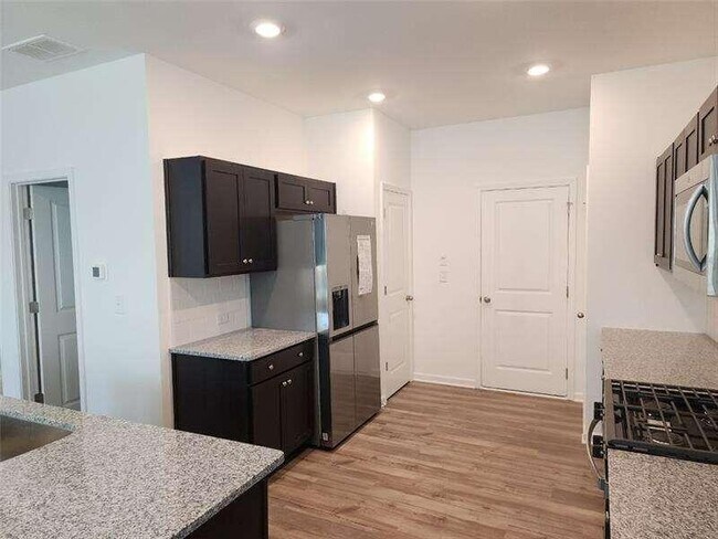 Foto del edificio - 6145 Langdon Way