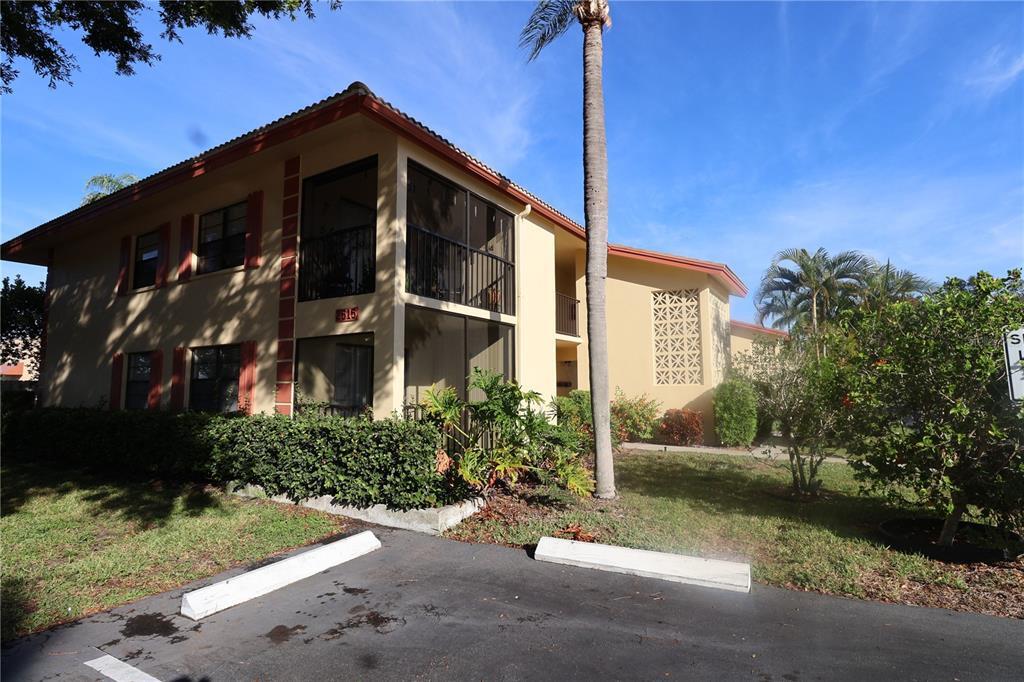 Primary Photo - 2515 Bayshore Gardens Pkwy
