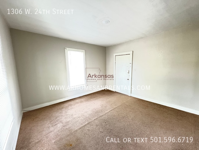 Building Photo - 1306 W 24th St