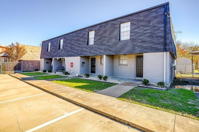 Building Photo - COMPLETELY Remodeled!!