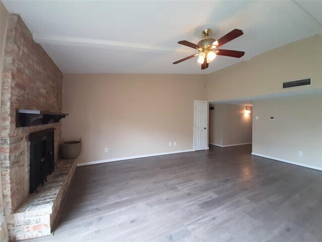 Foto del edificio - 18214 Mantana Dr