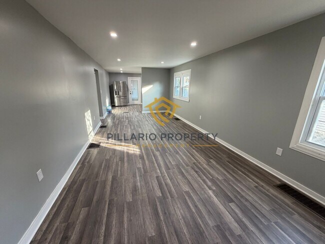 Building Photo - Fully Renovated 3-Bedroom Home Near Christian Park Available NOW!
