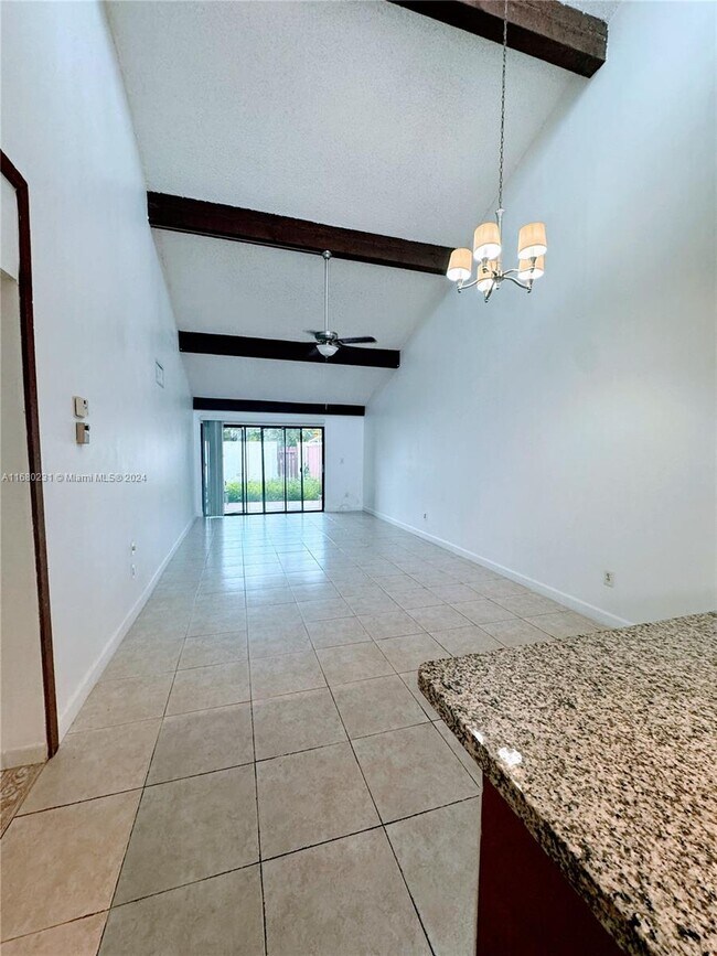 Foto del edificio - 1749 NW 72nd Ave