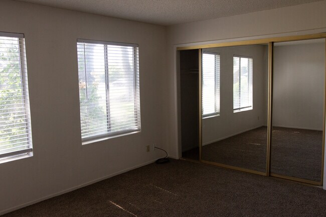 Building Photo - 137 Alamos Ave