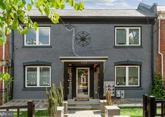 Foto del edificio - 1355 Bryant St NE