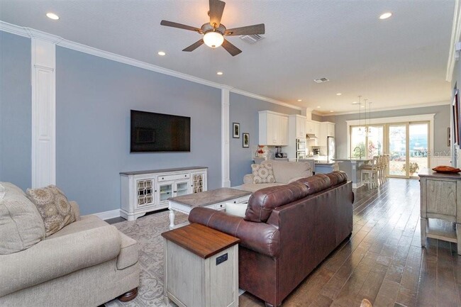 Building Photo - 8883 Lakeshore Pointe Dr