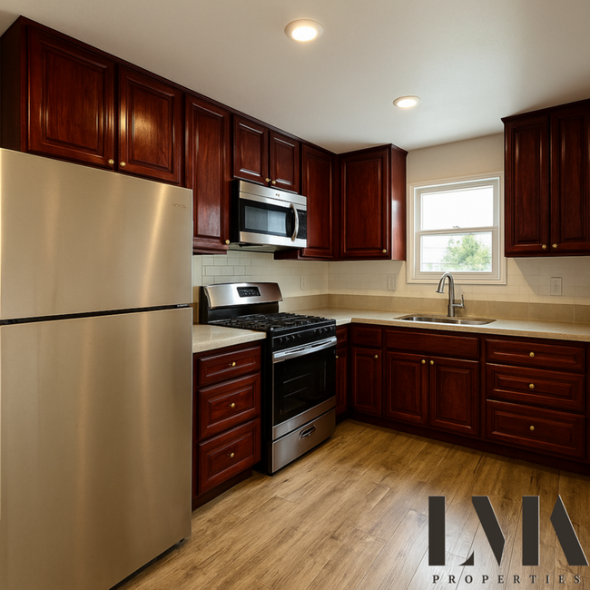 Building Photo - 335 W 79th St