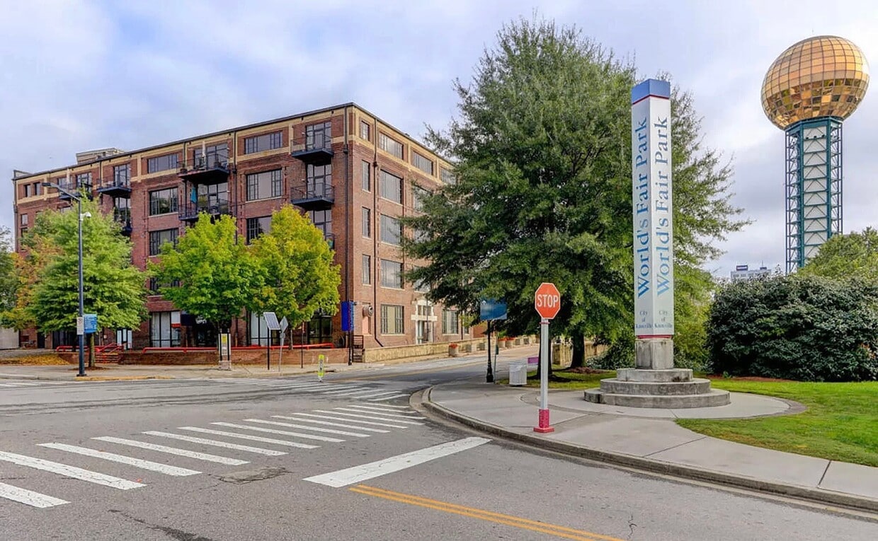 Photo - 1060 Worlds Fair Park Dr (Knoxville, TN)