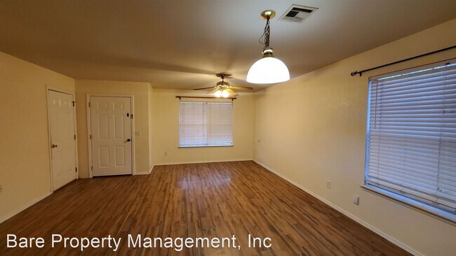 Building Photo - 3 br, 2 bath House - 1205 Meadowlake Drive