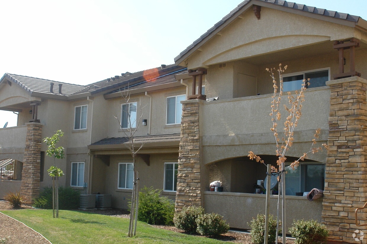 Building Photo - Lincoln Terrace Apartments