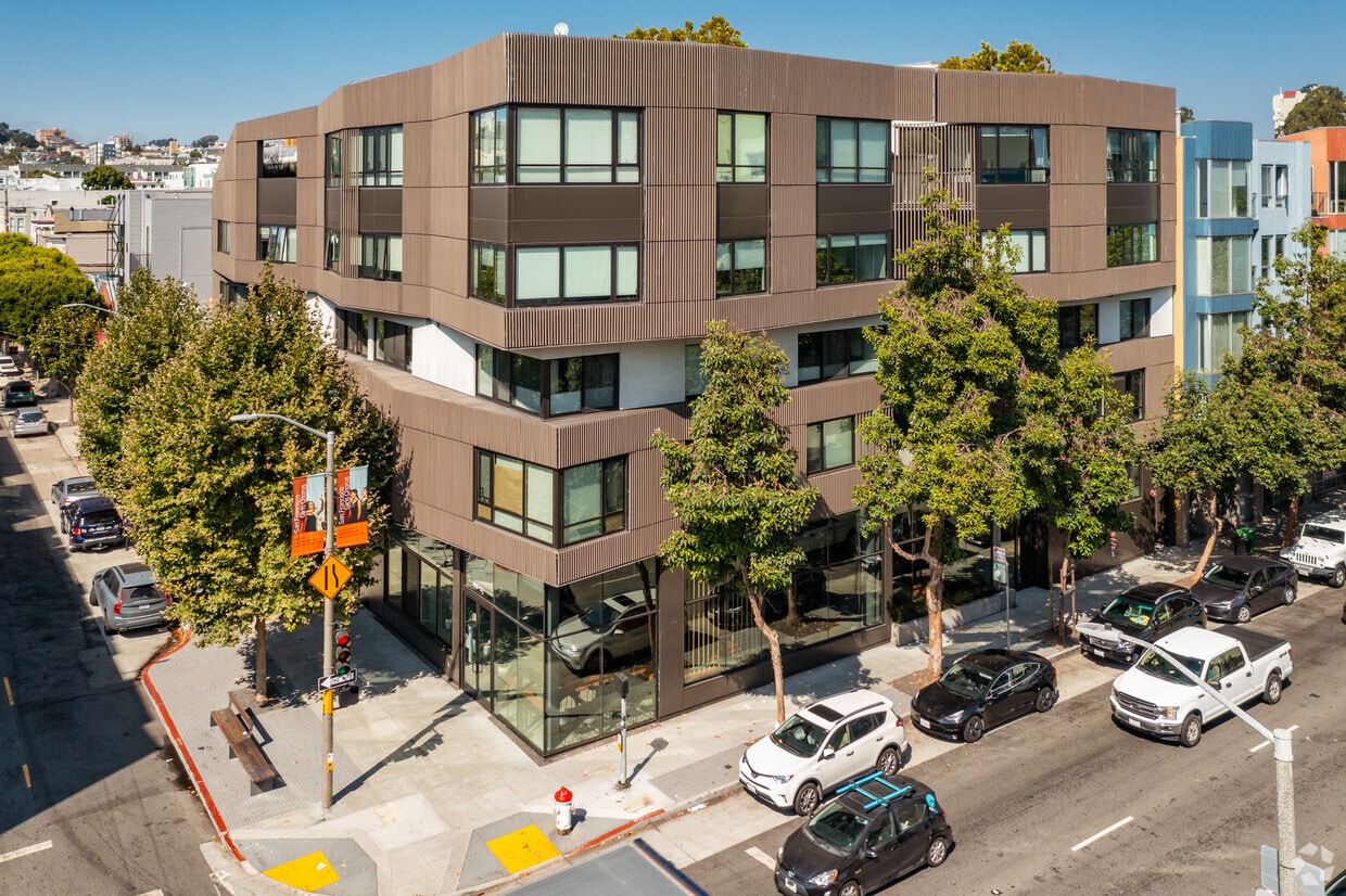 Primary Photo - 400 Grove St