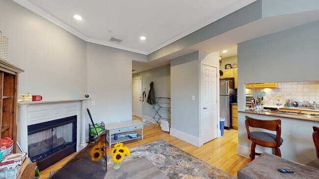 Foto del edificio - 97 E Brookline St