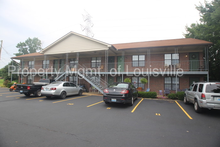 Primary Photo - One Bedroom in Hebron Estates Near I-65