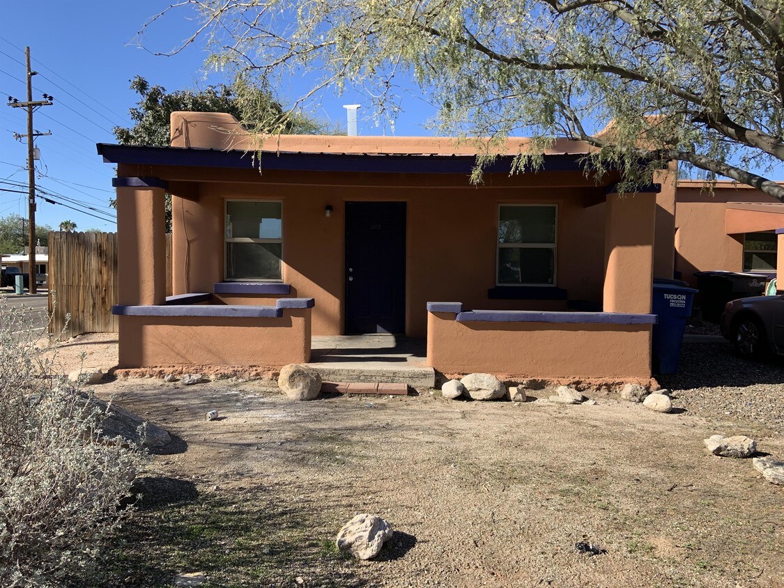 Primary Photo - 2803 N Geronimo Ave