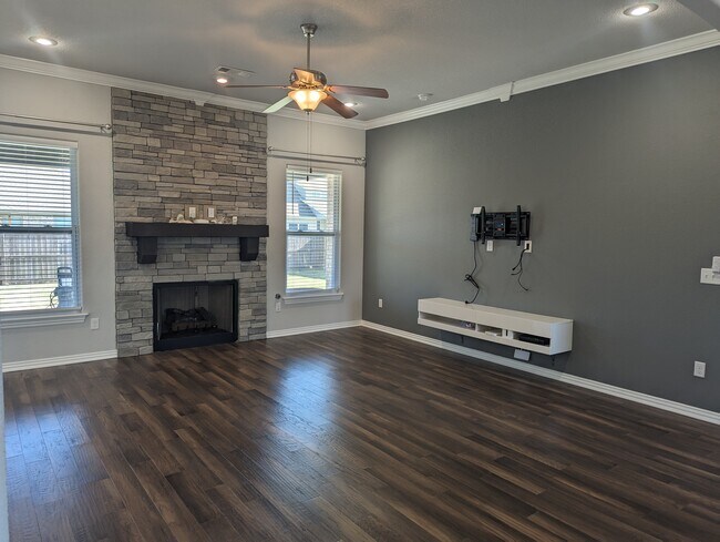 Sala de estar - 4360 W Wales Dr