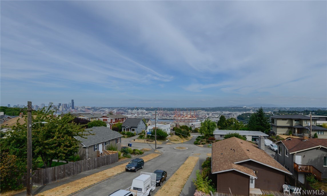 Foto principal - 3400 37th Ave SW