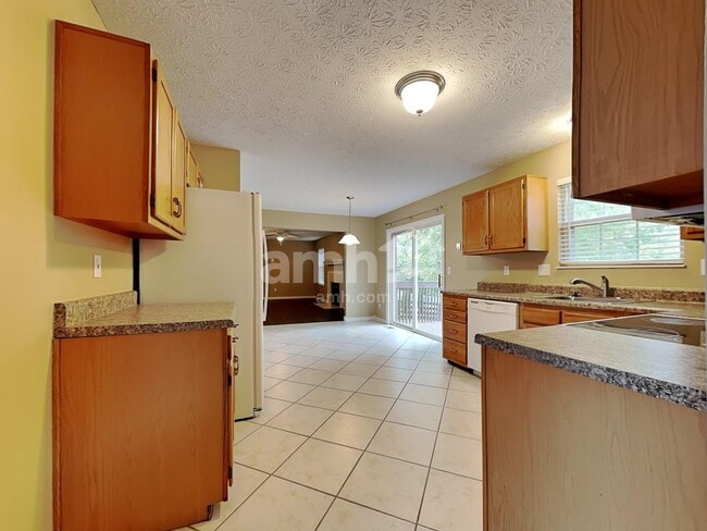 Building Photo - 8267 Springleaf Lake Dr