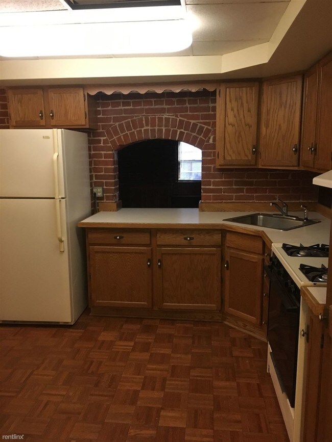 Foto del edificio - 1 br, 1 bath Apartment - 155 E 10th St