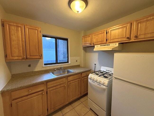 Building Photo - 50 Bishop Allen Dr