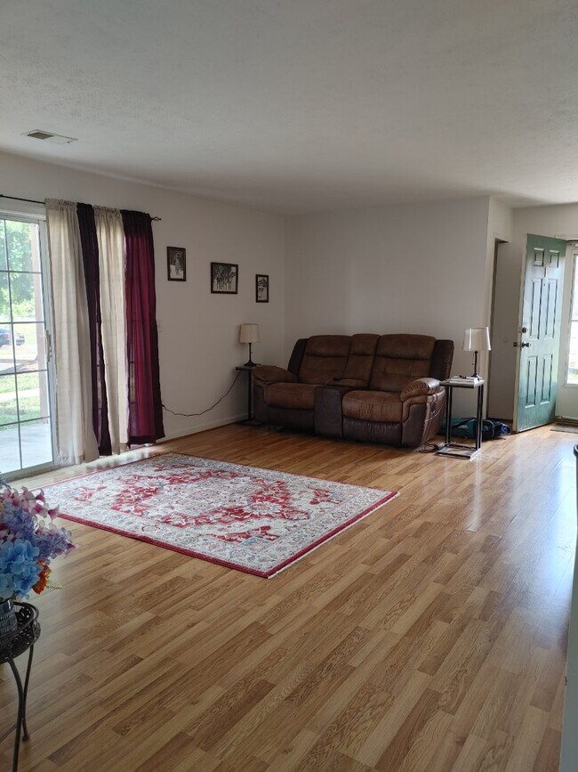Sala de estar - 141 Brookland Ter