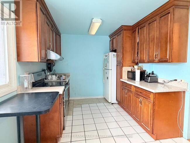 Building Photo - 258 Sprucewood Ct