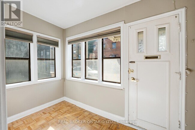 Photo du bâtiment - 195 Islington Ave