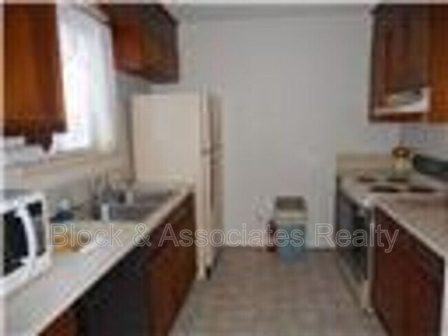 Foto del edificio - 123 Cloister Oaks Cir