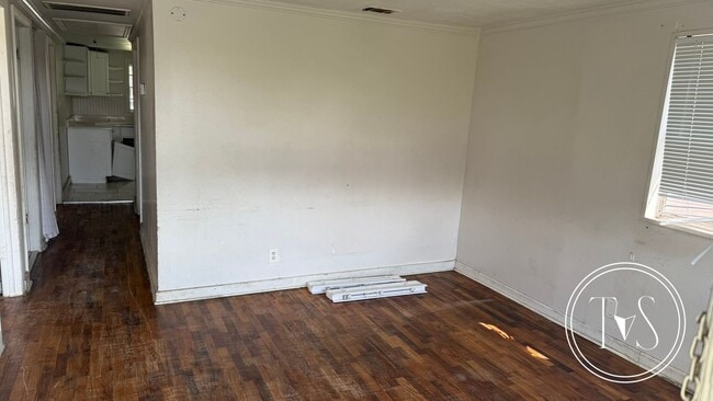 Foto del edificio - RATE DROP ALERT (was $1600/month)!