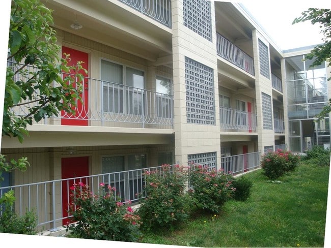 202 Bldg - Fountain Apartments