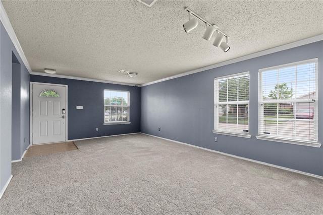 Building Photo - 1600 Dragonback Pass