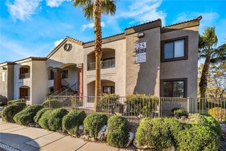 Building Photo - 950 Seven Hills Dr