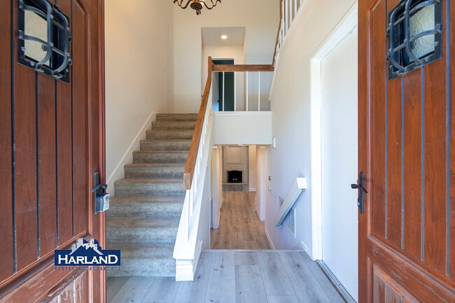 Building Photo - 2106 Lark Glen