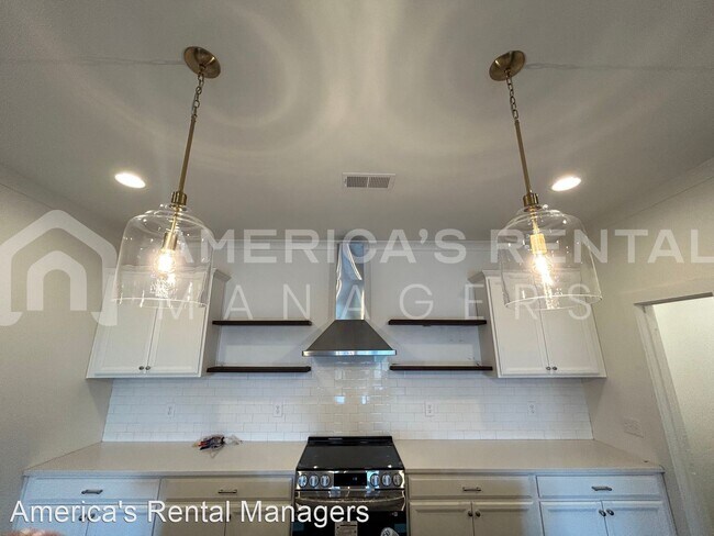 Building Photo - 5 br, 3 bath House - 3691 Kirkstone Way