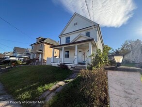 Building Photo - 1315 Farr St
