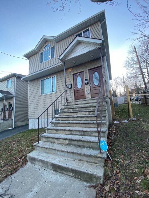 Primary Photo - 368 Westervelt Ave