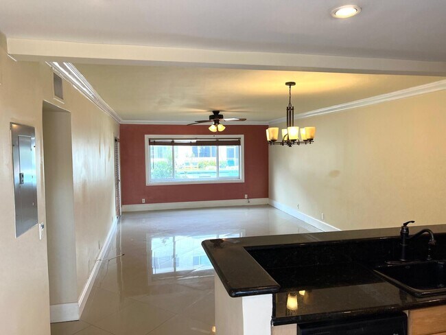 Building Photo - 4500 N Flagler Dr