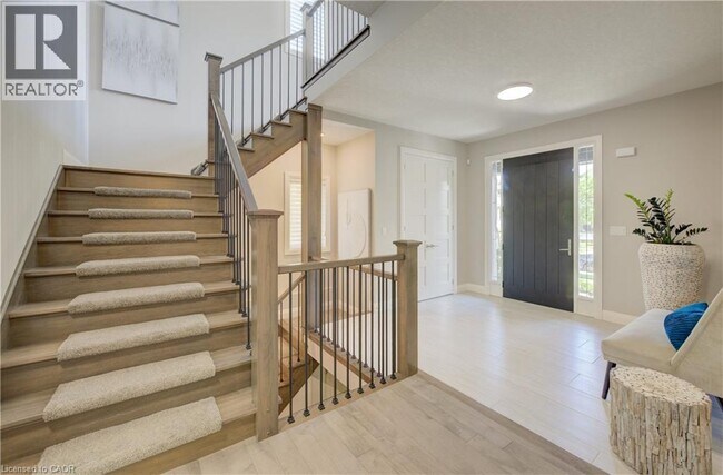 Building Photo - 11 Deer Creek St