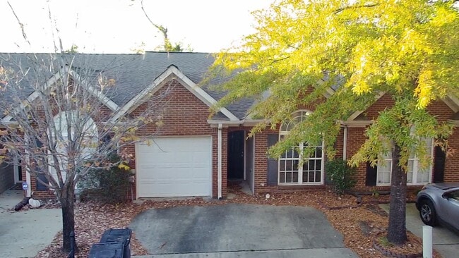 Building Photo - Pelham Townhouse one level 2 Bedrooms / 2 ...