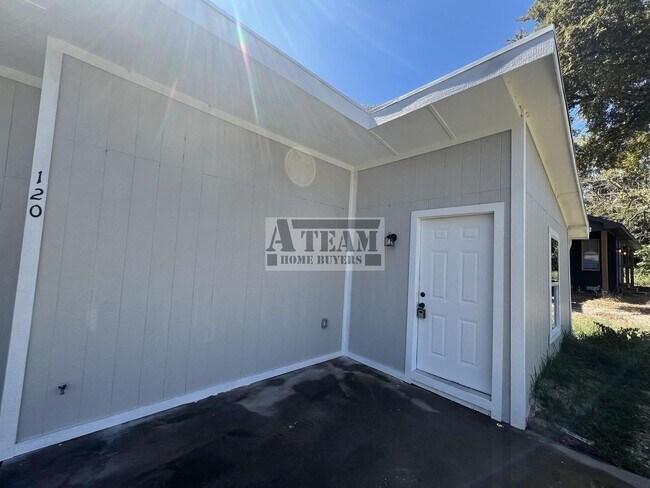 Building Photo - Completely Remodeled 2 Bed 1 Bath in Mabank