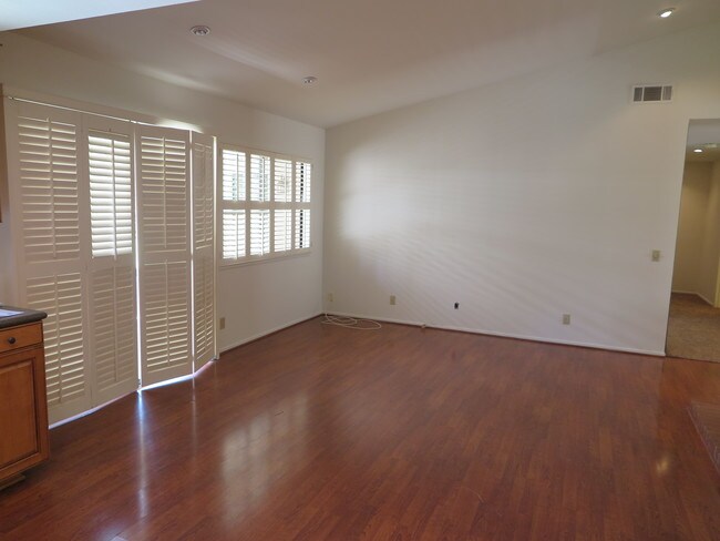Family room with shutters - 3096 Collette Ct