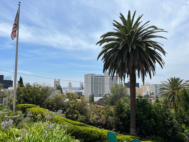 Building Photo - 1954 Hillcrest Rd