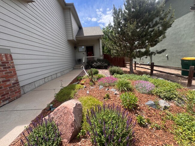 Foto del edificio - 3 Bedroom Home with Basement in Stetson Hills