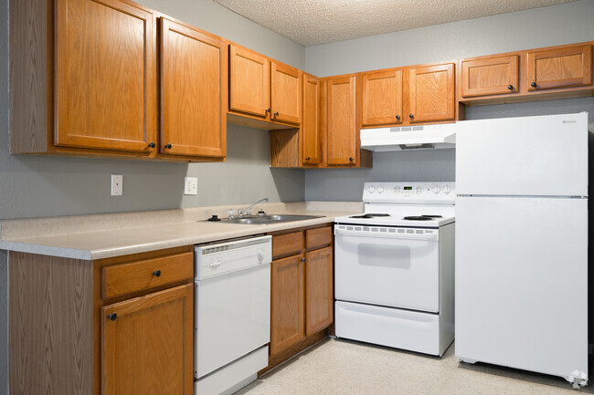 1BR, 1 BA - 660SF - Fountain Oaks Apartments