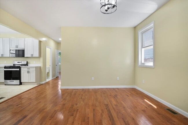 Building Photo - 118 Lehigh Ave