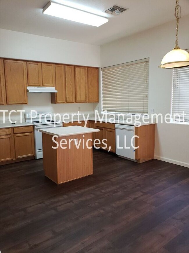Foto del edificio - Beautiful Chandler home in the Gated Commu...