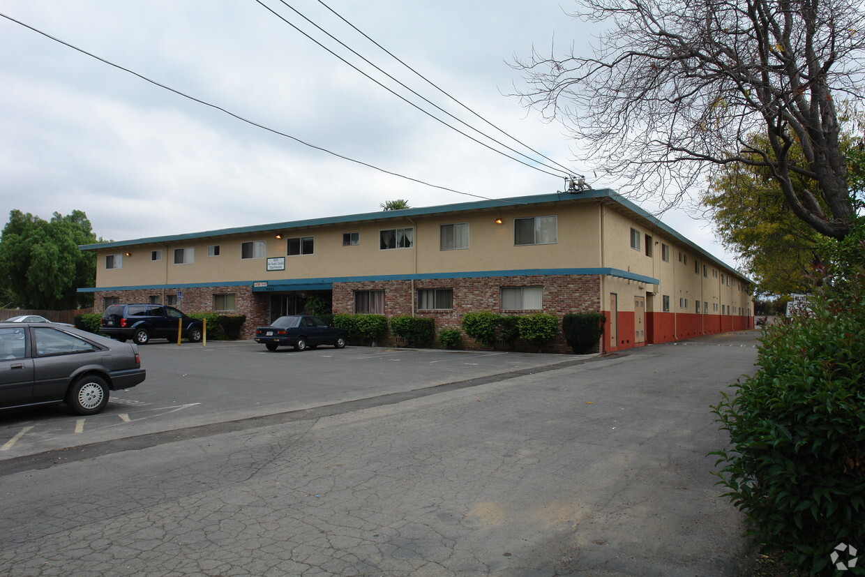 Building Photo - Bllencourtolvamerican Apartments